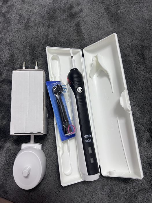 Periuta de dinti electrica Oral-B Pro 2 Braun