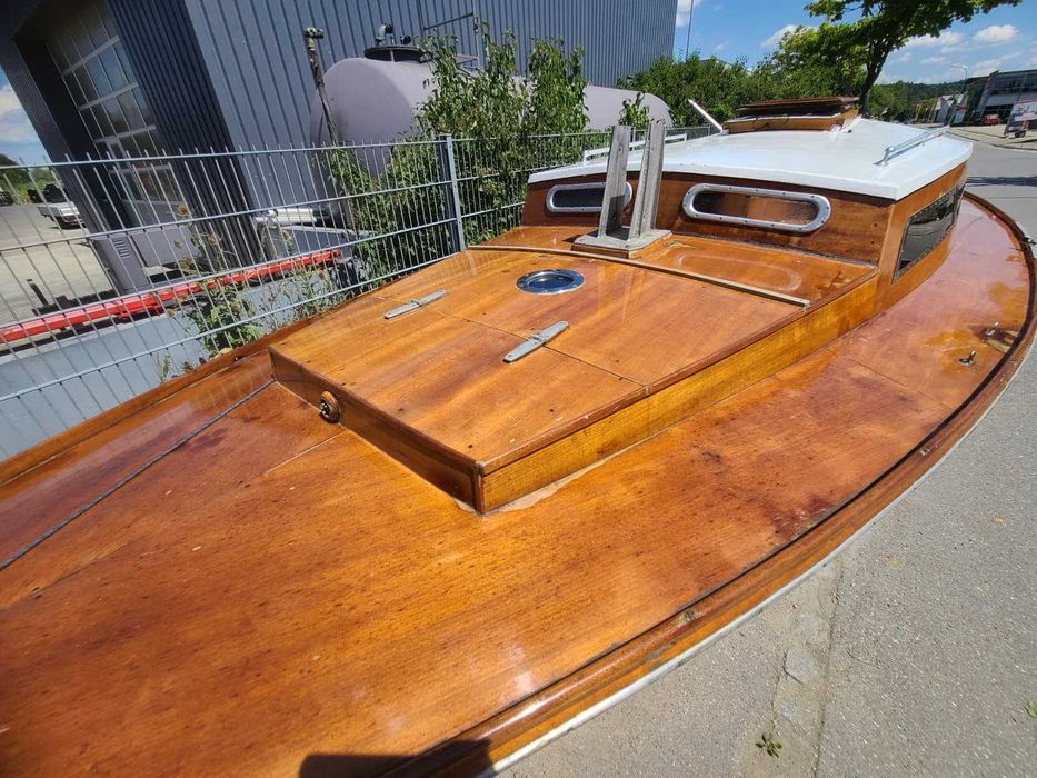 Модел: Jollenkreuzer 7.75 м (Class) , ARGO Махагон + GRP