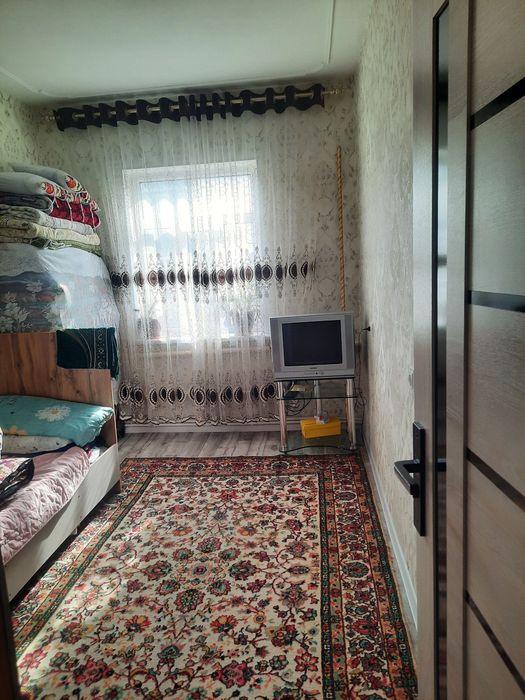 Uy sotiladi Gulistondan