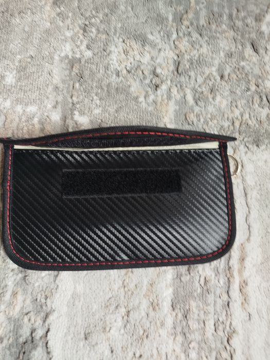 Плик изолиращ електромагнитните лъчи.