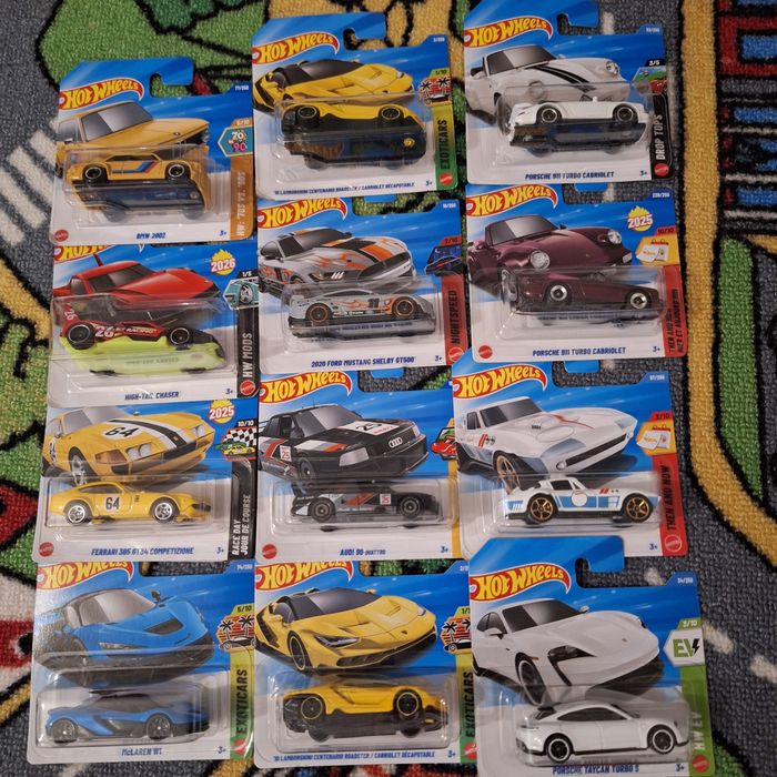 Diverse machete hot wheels