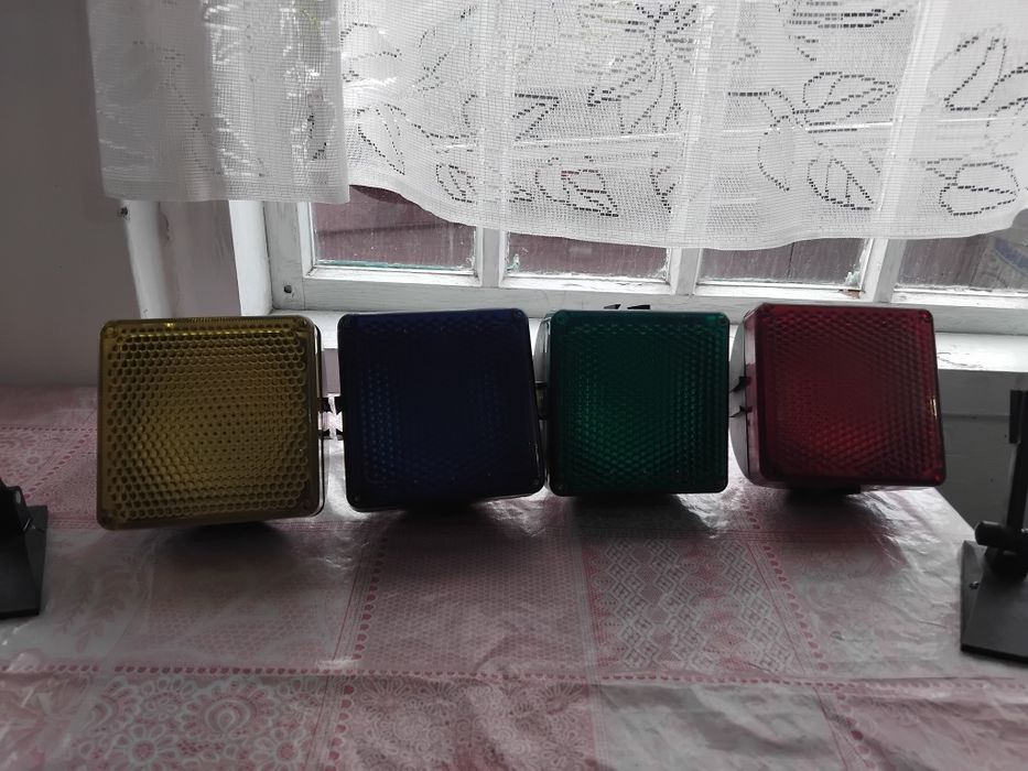 Продаём советскую цветомузыку
