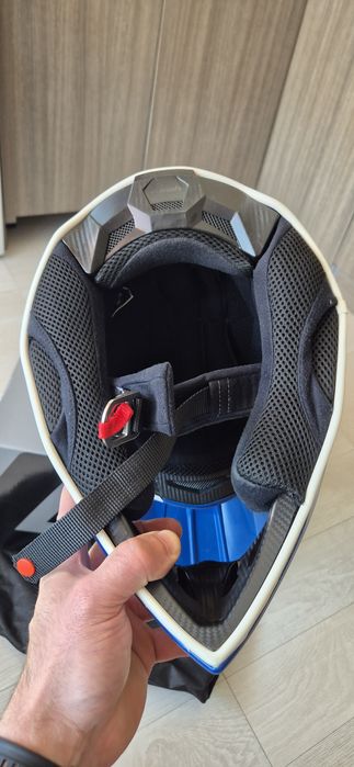 Продавам кросова каска Airoh wraap mode размер S