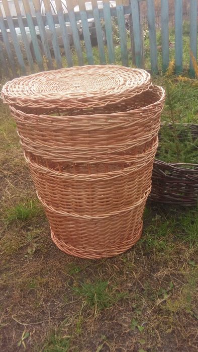 Кресло-качалку плетеное