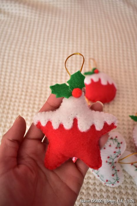 Коледни играчки от филц