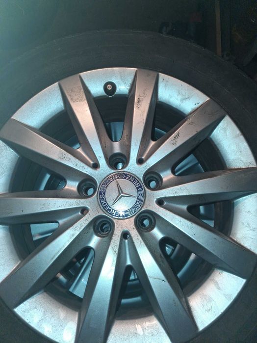 Vand 4 Perechi de genti cu cauciucuri cu 7500 lei tot ce se vede in poze