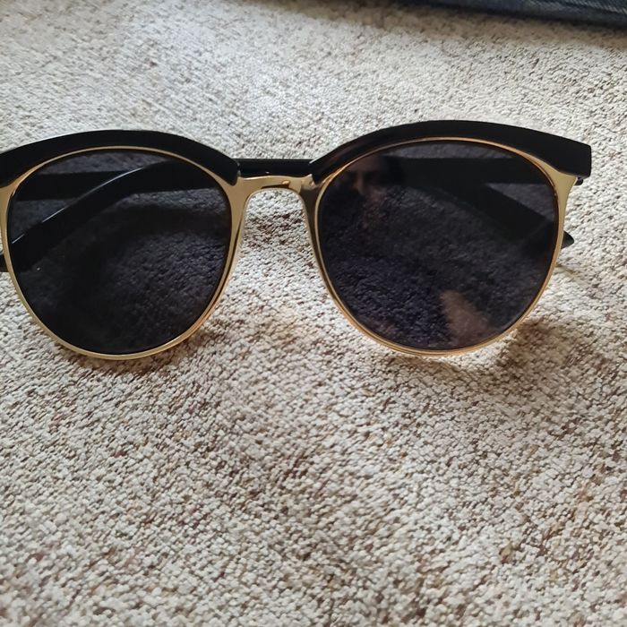 Очки солнцезащитные авиатор.