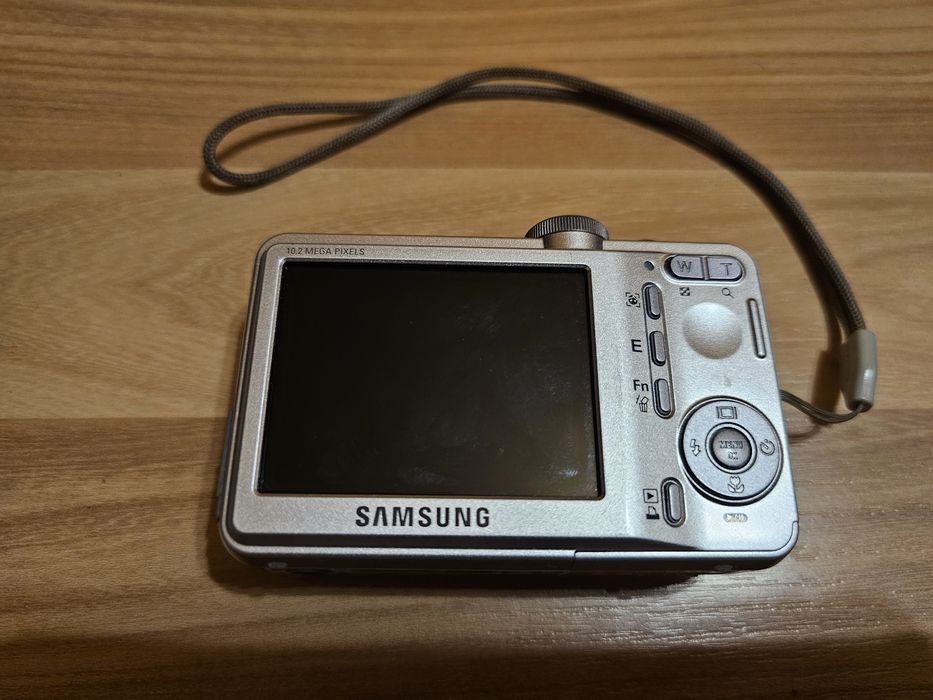Vând Aparat Digital Samsung S1065 10.2 Megaixeli, În Stare Foarte Bună