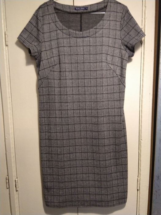 Платья 46 размер по 500тг.любое