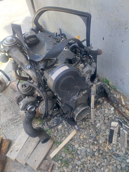 Vând motor de audi a 4 b 6