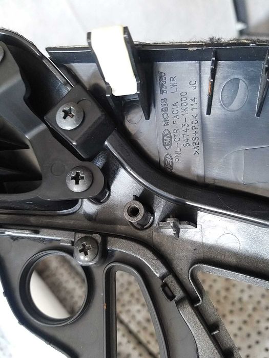 Rama consola centrala grile ventilatie hyundai ix20 847431k 000
