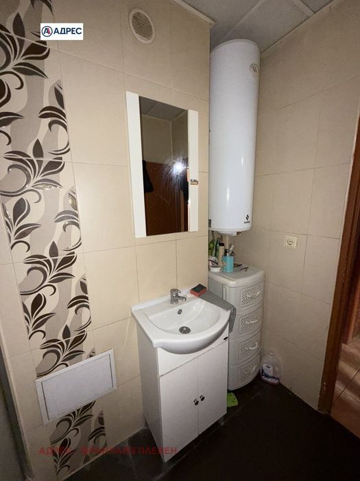 Продава се Тристаен апартамент в Плевен, Сторгозия - 74 кв.м за 1284 €/кв.м - Снимка #7