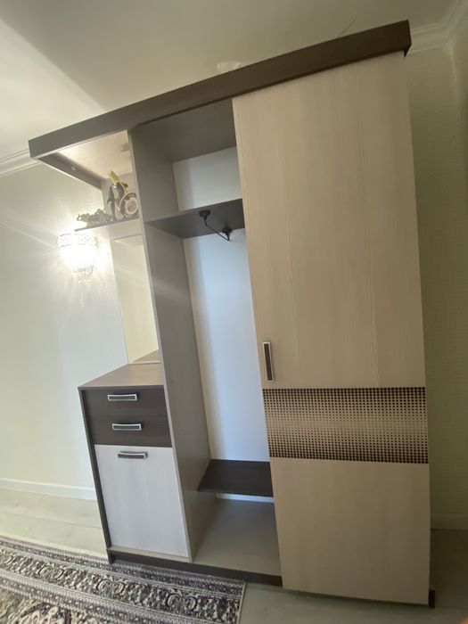 Продаю прихожий гарнитур