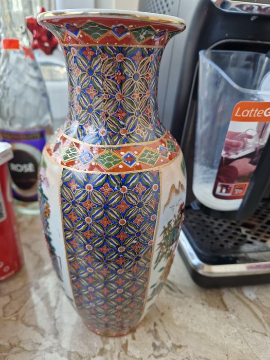 Японска ваза ръчно рисувана