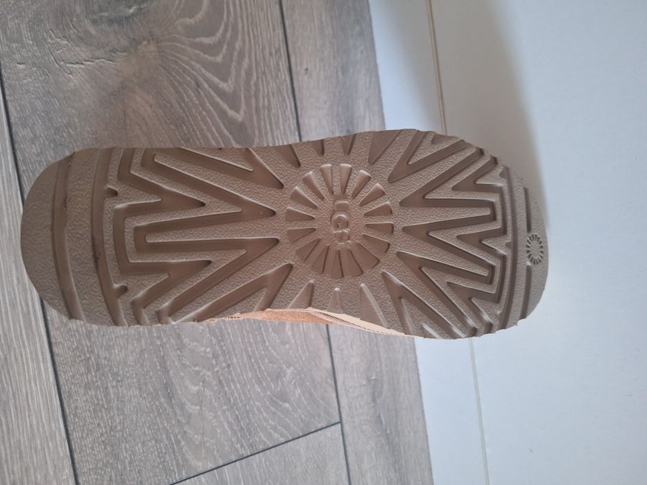 Cizme UGG de vanzare