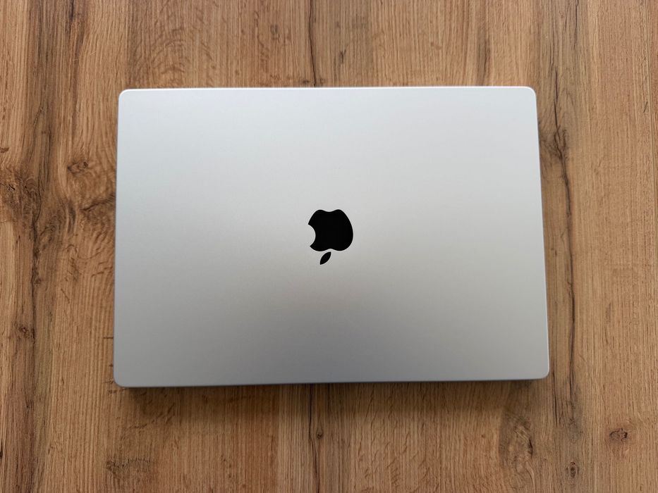 MacBook Pro 16" M5 PRO Chip 18-CPU/20-GPU/24GB RAM/1TB SSD В ГАРАНЦИЯ 5.2029г Apple Care+
