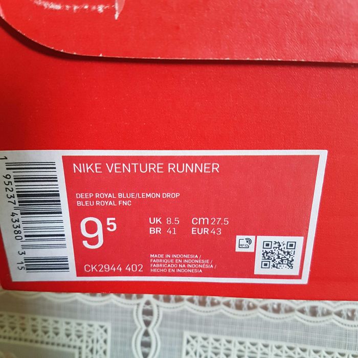Vand adidasi  Nike
