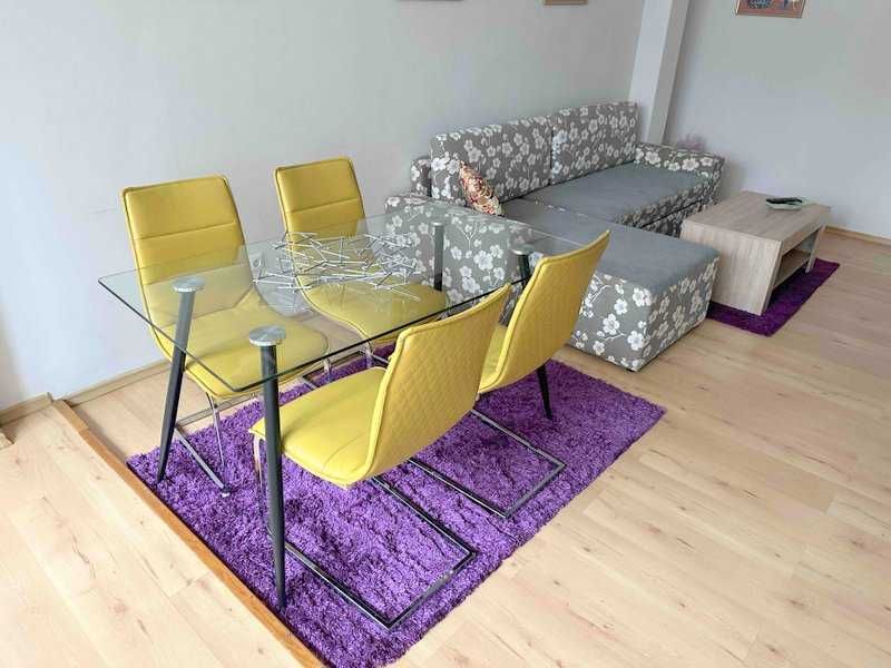 Дава се под наем Двустаен апартамент в Бургас, Център - 65 кв.м за 375 € - Снимка #1