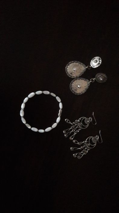 Лотове обеци, гривни, колие