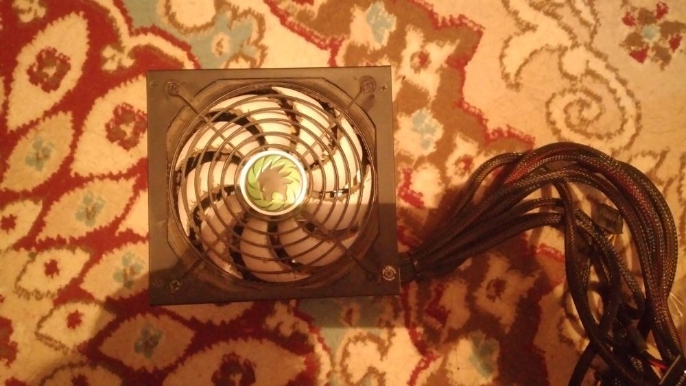 Блок питания для сьационарного компьютера