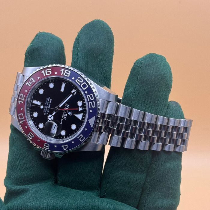 Часовник Rolex Pepsi