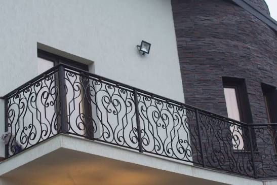 Balustrada fier forjat,balcoane,riflaje metalice,porti,jaluzele
