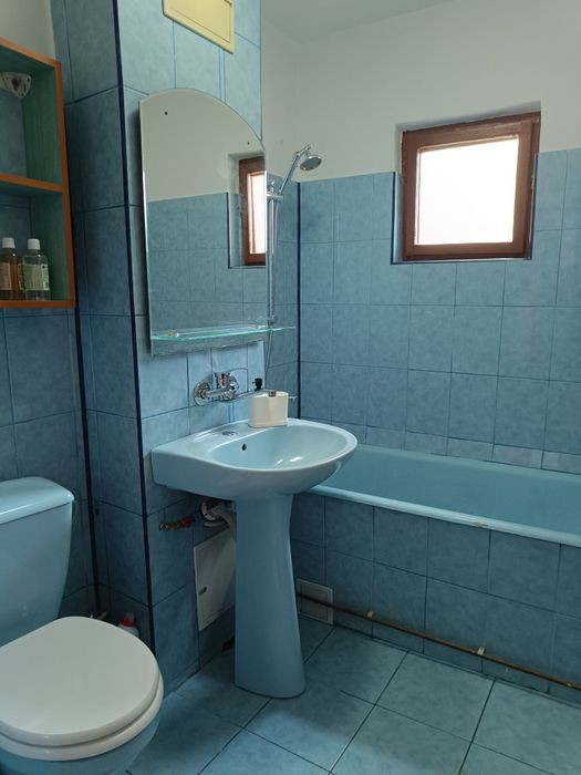 Închiriez apartament 2 camere decomantate