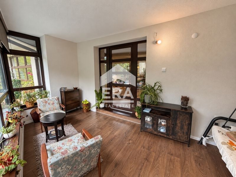 Продава се Къща в Варна, Изгрев - 238 кв.м за 4160 €/кв.м - Снимка #3