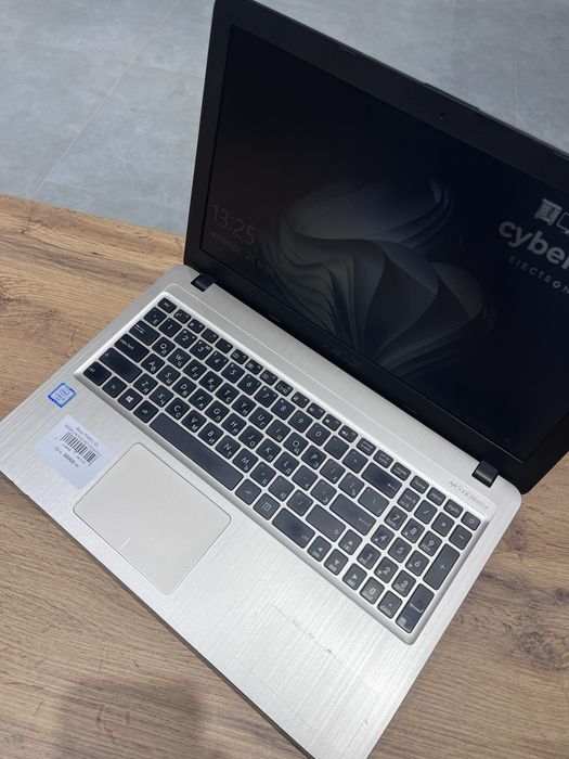 Ноутбук Asus X540U