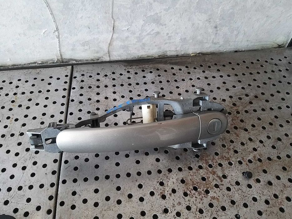 Maner usa stanga fata skoda fabia 2 5j 1k0837885a