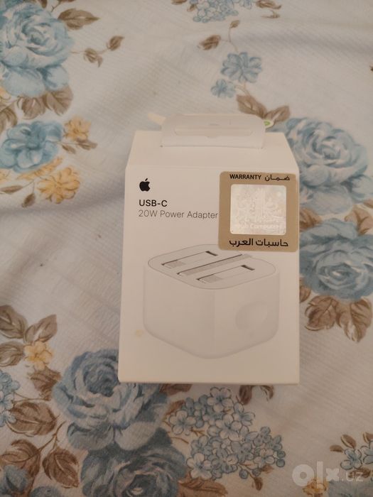 USB-C 20W power adapter