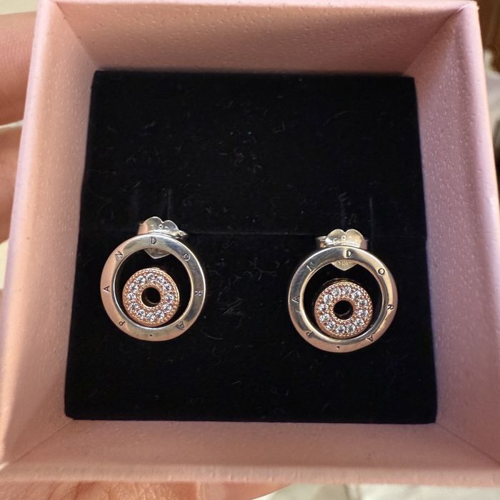 Pandora обеци Signature Two-tone Logo Circles Stud