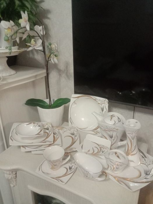 Продам    недорого   сервиз