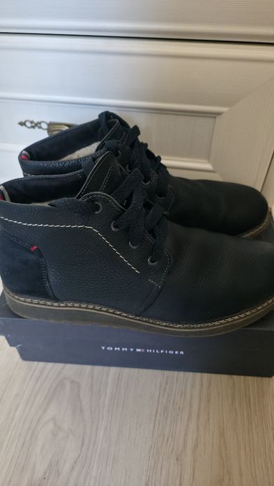 Продам мужские зимние ботинки.