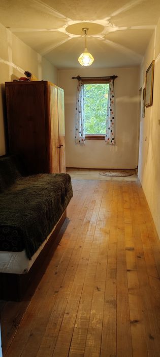 Продавам къща с невероятен изглед на 3 етажа в Логодаж, вилната зона на Благоевград, на 104 км от София
