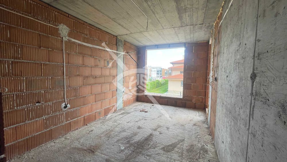 Продава се Тристаен апартамент в Пловдив, Остромила - 95 кв.м за 871 €/кв.м - Снимка #2