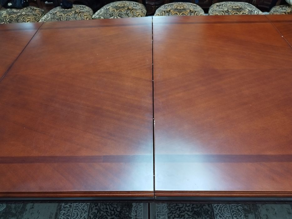 Стол 5 метр, можно на 3 метра