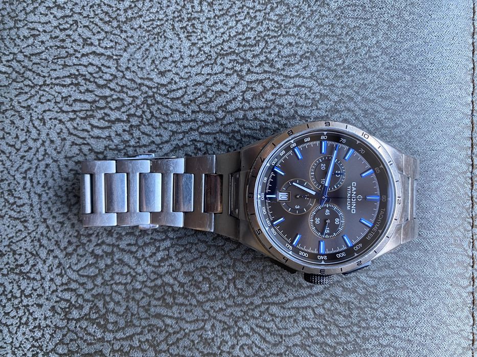 Часовник Candino titanium
