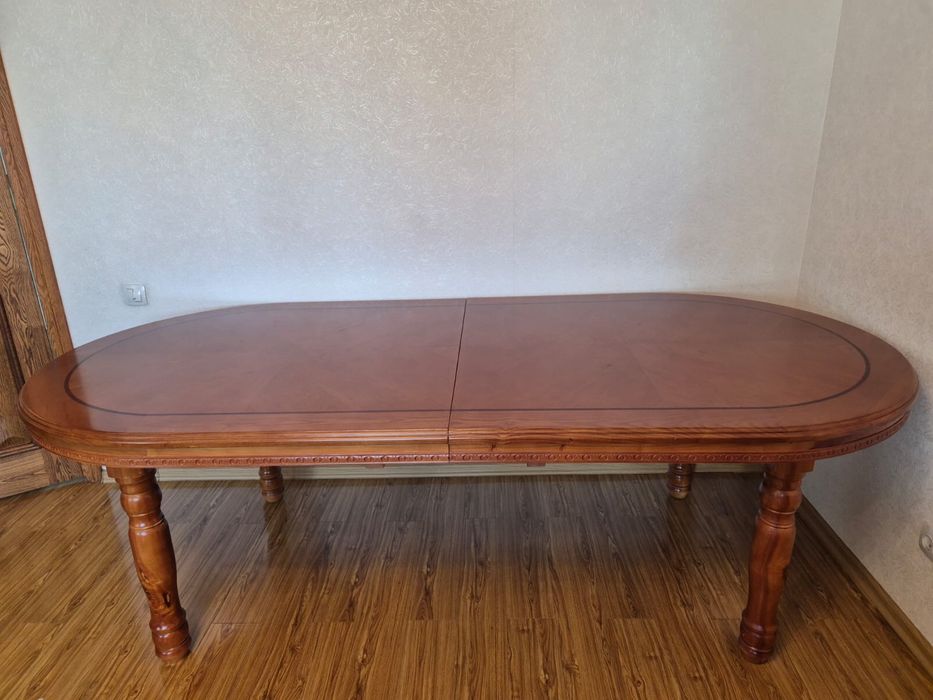 Продам стол , производство МАЛАЙЗИЯ