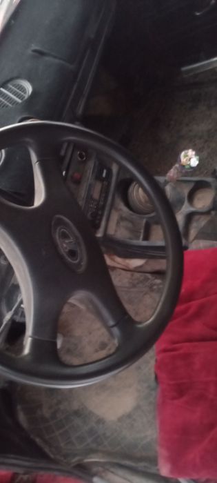 Baz 2106 sotiladi 1990 yili mator karobka most  zor