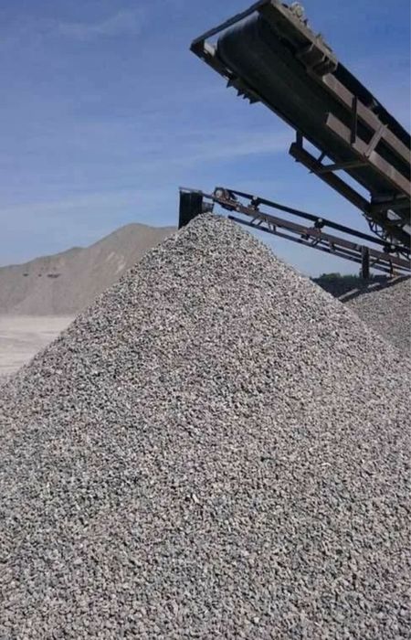 Щебень, песок, отсев, черназем,  перегной.