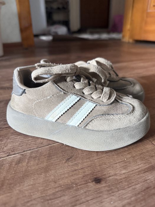 Продам кроссовки 28размер