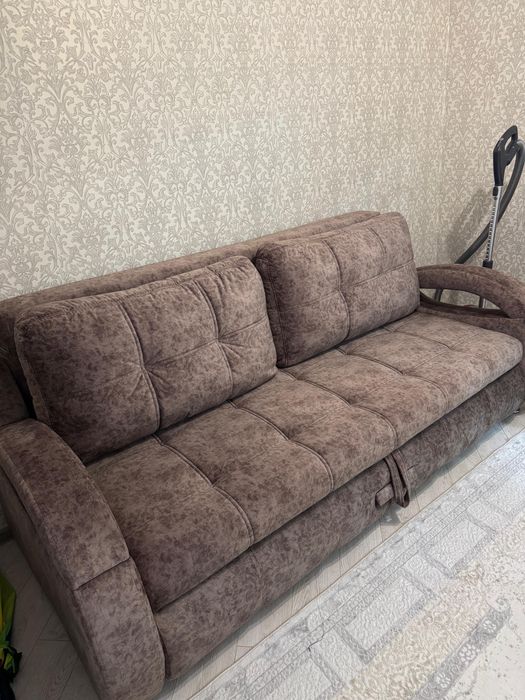 Диван 1,80  сост как новый