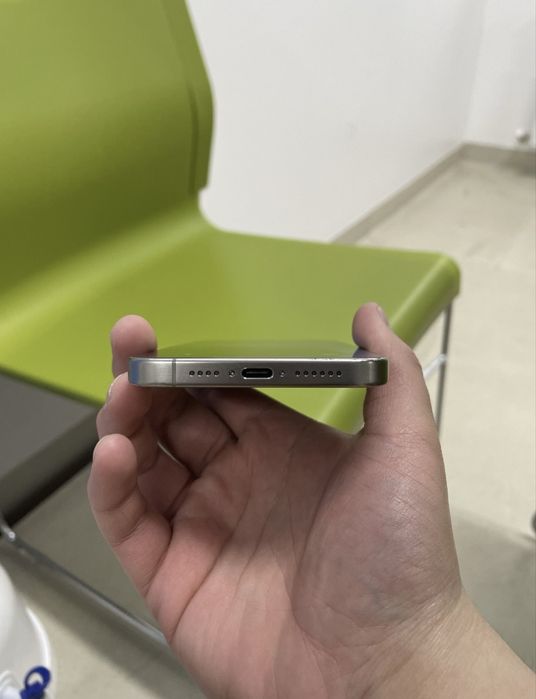 iPhone 15 pro 128 gb