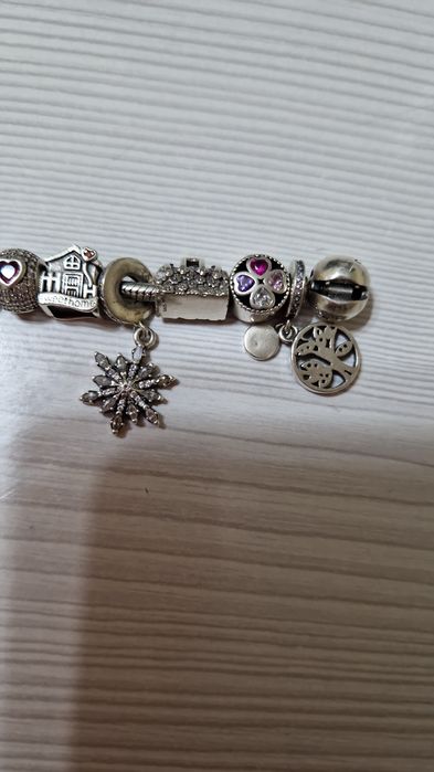 Пандора браслет с шармами продам