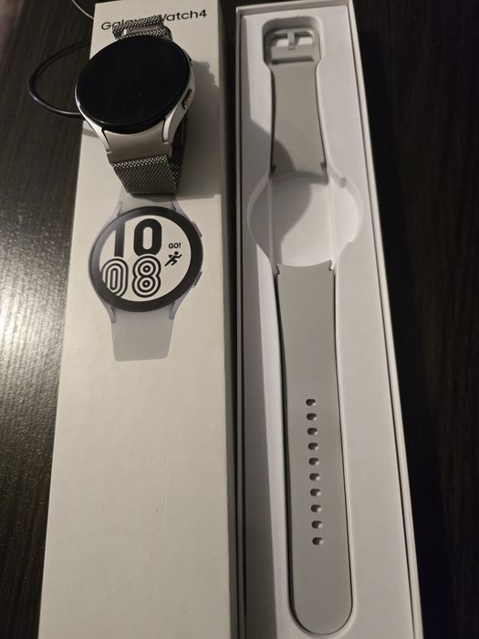 Продам Смарт-часы Samsung Galaxy Watch4 44mm