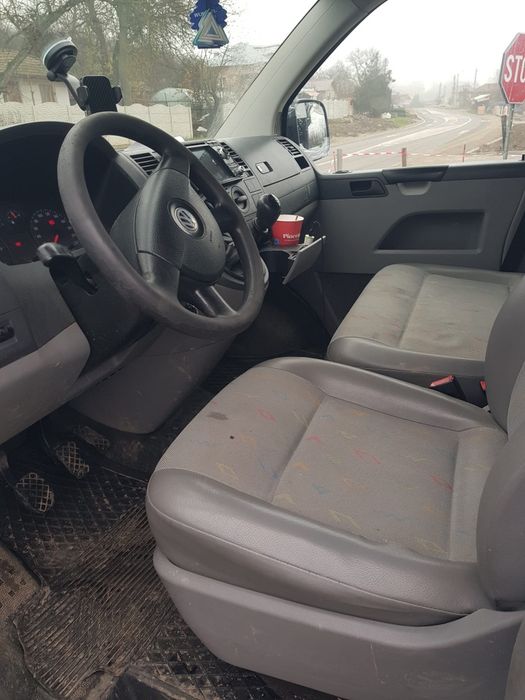 Volkswagen t5 2.5 diesel 9 locuri am si platforma de vanzare 3750 euro