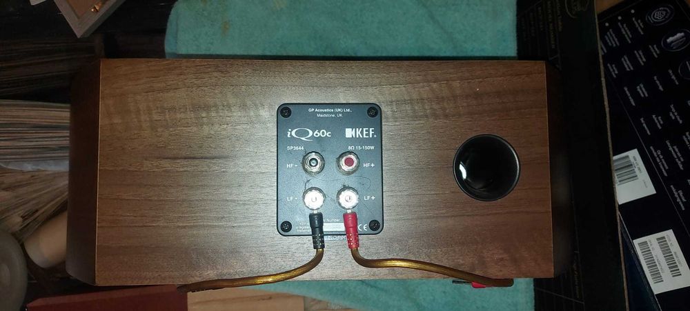 Централна Тон Колона  KEF iQ60C