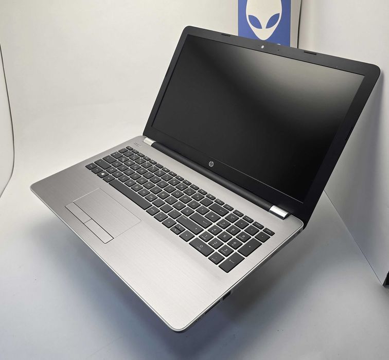 HP 15-BS139NG   i7 8550U/8GB/256SSD/500HDD/AMD R7 M340-4GB/FHD