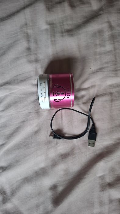 Boxa bluetooth și radio FM